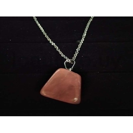Cadena con dije de piedra     .